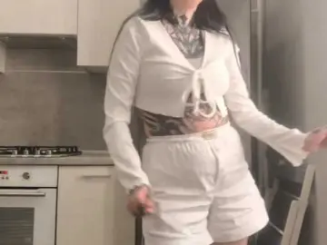 RobbynIturbe  live sex cam