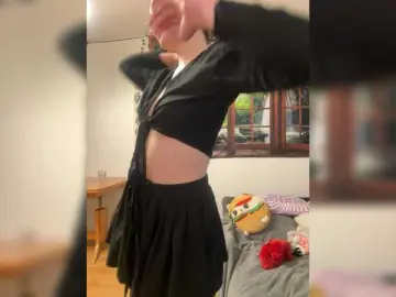 Emilli-klik  live sex cam