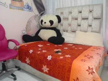 Paulina-evans  live sex cam