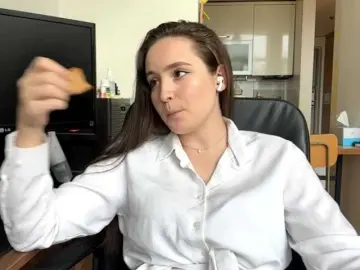 EmillyCarte  live sex cam