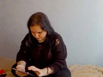 SweetPiggy13  live sex cam