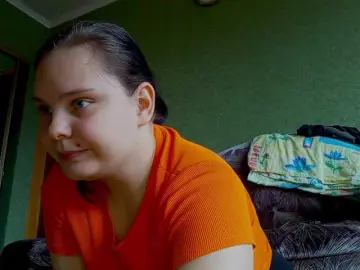 SweetPiggy13  live sex cam