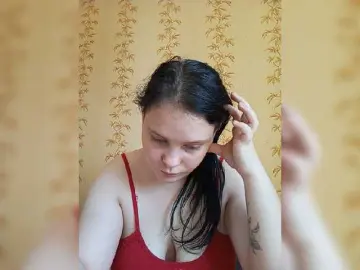 SweetPiggy13  live sex cam