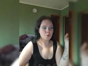 SweetPiggy13  live sex cam