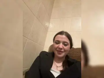 Tut-net-seksa  live sex cam