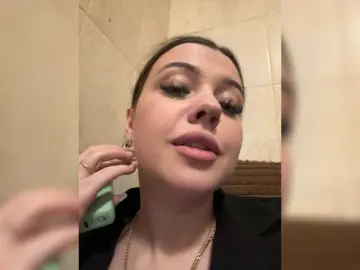 Tut-net-seksa  live sex cam