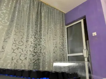 AdriannaLyly  live sex cam