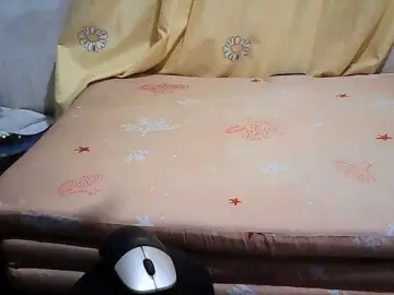 Chatty22  live sex cam