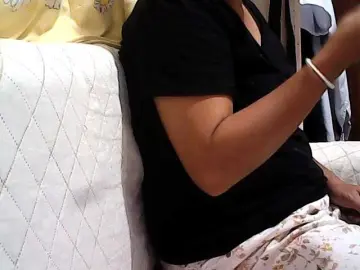 Chatty22  live sex cam