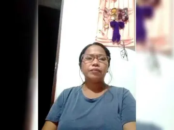 Chatty22  live sex cam