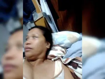 Chatty22  live sex cam