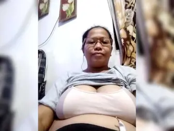 Chatty22  live sex cam