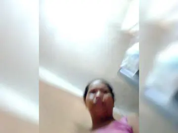 Chatty22  live sex cam