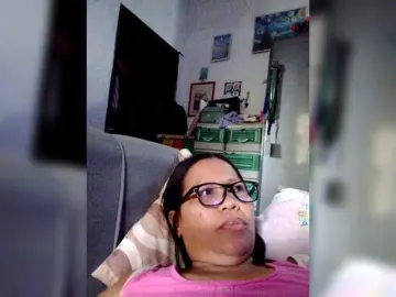 Chatty22  live sex cam