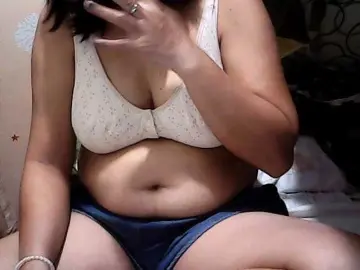 Chatty22  live sex cam