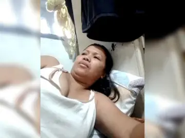 Chatty22  live sex cam