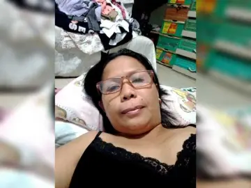 Chatty22  live sex cam