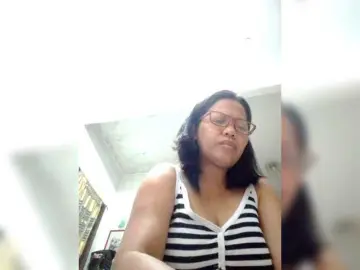 Chatty22  live sex cam