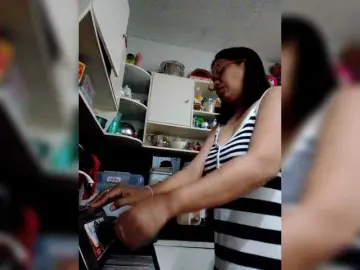 Chatty22  live sex cam