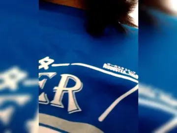 Chatty22  live sex cam