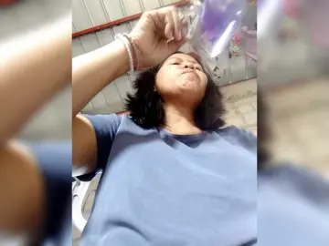 Chatty22  live sex cam