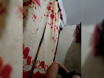 Chatty22  live sex cam