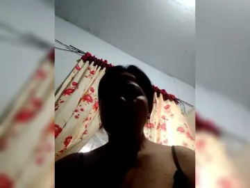 Chatty22  live sex cam