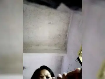 Chatty22  live sex cam