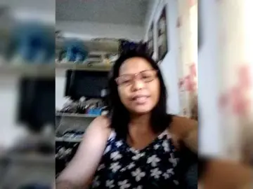 Chatty22  live sex cam