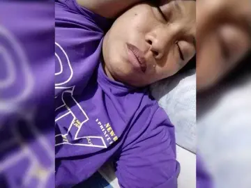 Chatty22  live sex cam