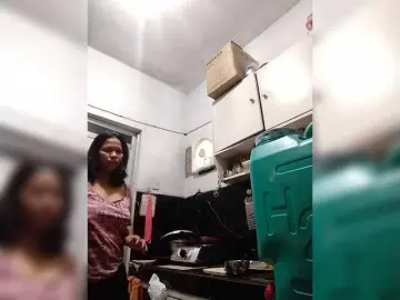 Chatty22  live sex cam
