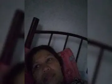 Chatty22  live sex cam
