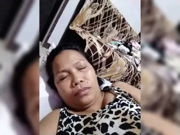 Chatty22  live sex cam