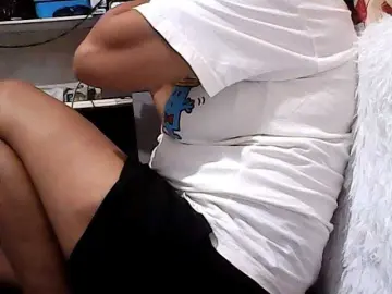 Chatty22  live sex cam