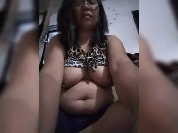 Chatty22  live sex cam