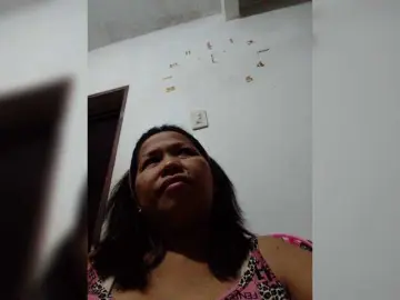 Chatty22  live sex cam