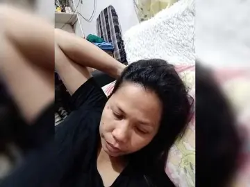 Chatty22  live sex cam
