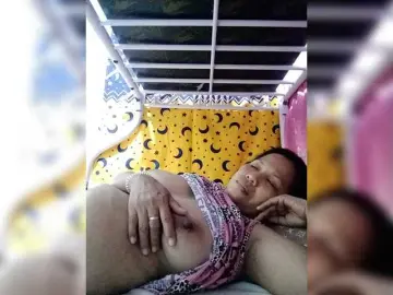 Chatty22  live sex cam