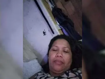 Chatty22  live sex cam