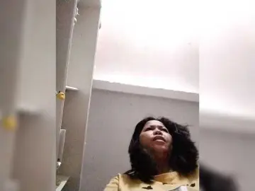 Chatty22  live sex cam