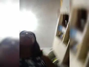 Chatty22  live sex cam