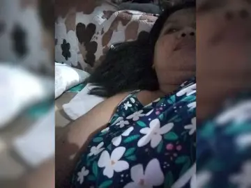 Chatty22  live sex cam