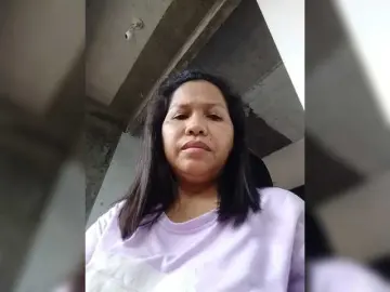 Chatty22  live sex cam