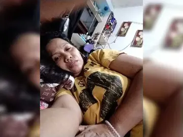 Chatty22  live sex cam