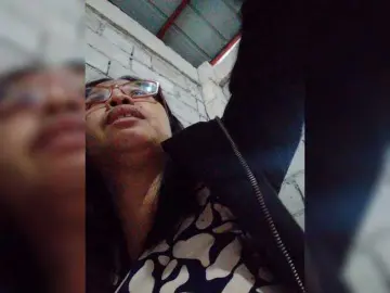 Chatty22  live sex cam