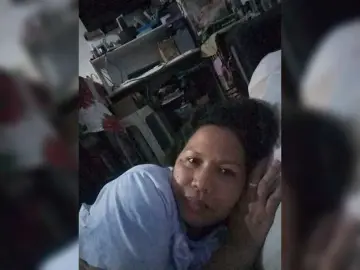 Chatty22  live sex cam