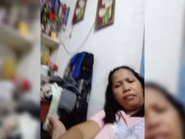 Chatty22  live sex cam
