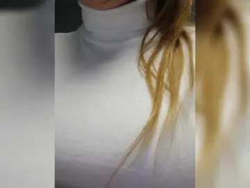 EmmiHot  live sex cam