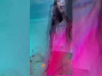 Kriss-me  live sex cam