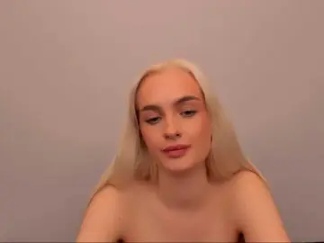 OliviaKisss3  live sex cam